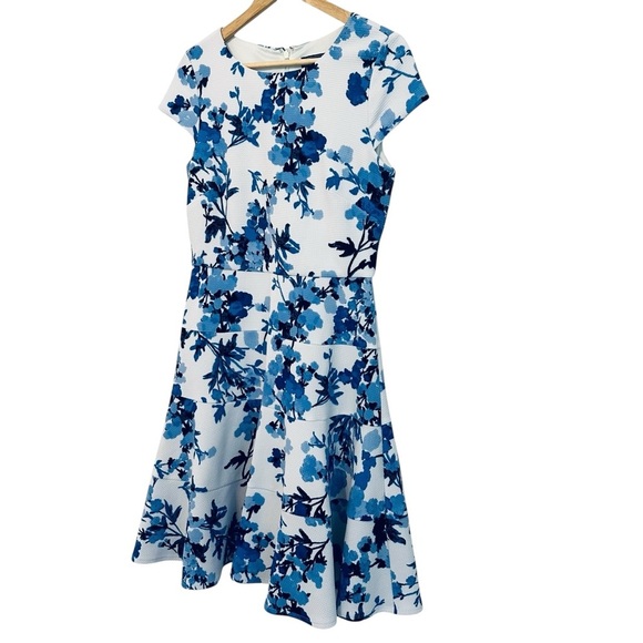 Women's 8 Floral Blue White Stretch Flowy Cottage Flared Skirt Cap Sleeve Dress - Picture 2 of 3